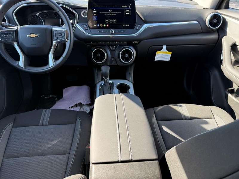 Chevrolet Blazer Vehicle Full-screen Gallery Image 12