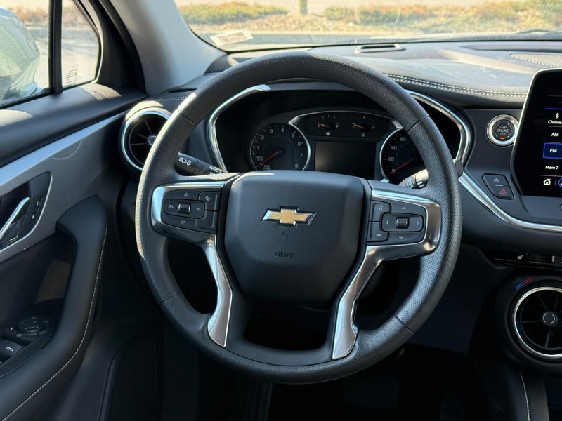 Chevrolet Blazer Vehicle Full-screen Gallery Image 13