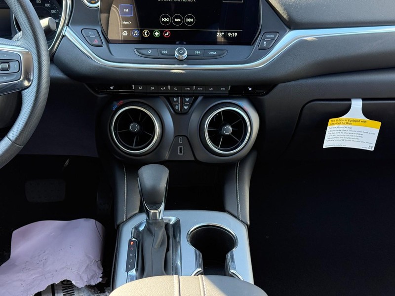 Chevrolet Blazer Vehicle Full-screen Gallery Image 15