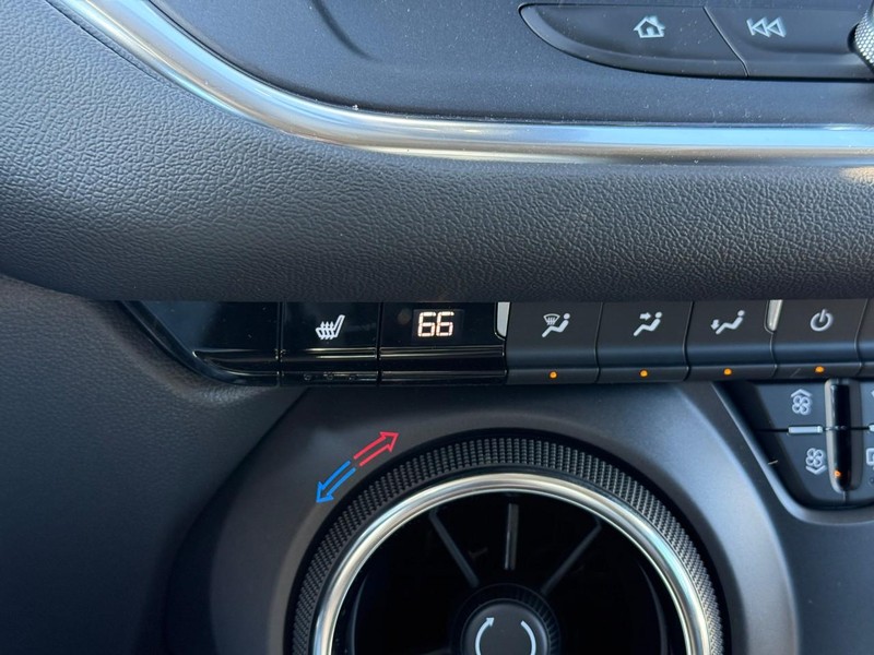 Chevrolet Blazer Vehicle Full-screen Gallery Image 22