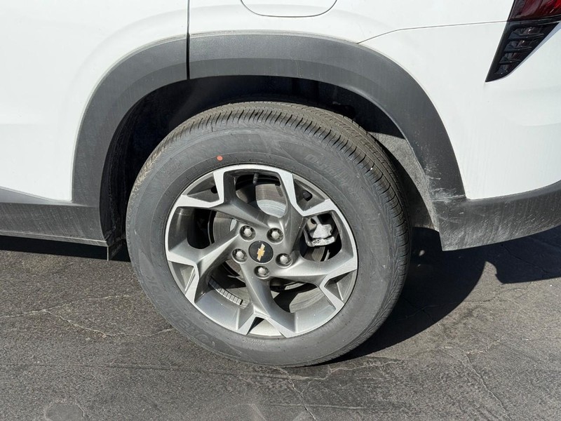 Chevrolet Trax Vehicle Full-screen Gallery Image 4