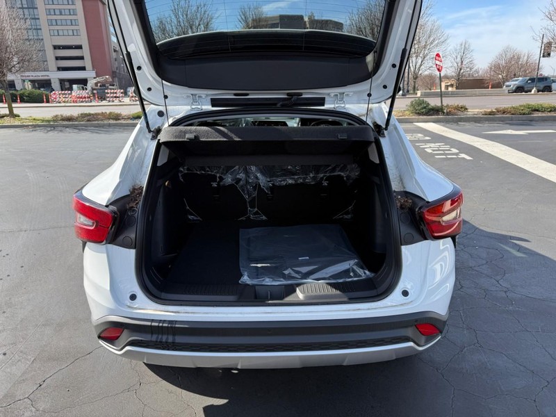 Chevrolet Trax Vehicle Full-screen Gallery Image 5