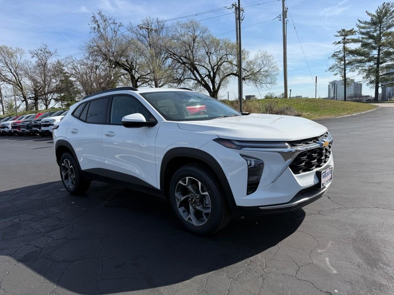 Chevrolet Trax Vehicle Full-screen Gallery Image 8