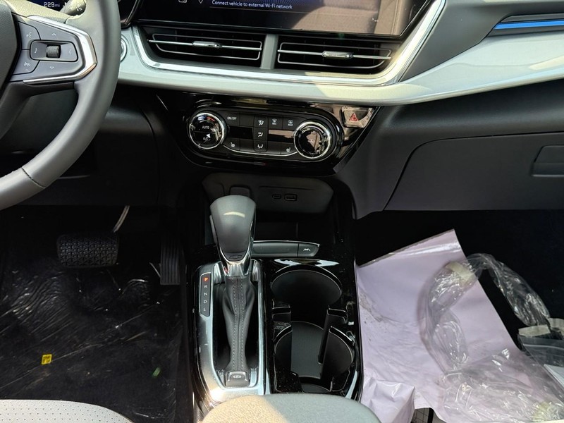 Chevrolet Trax Vehicle Full-screen Gallery Image 14