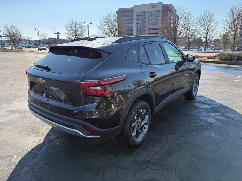 Chevrolet Trax Vehicle Full-screen Gallery Image 8