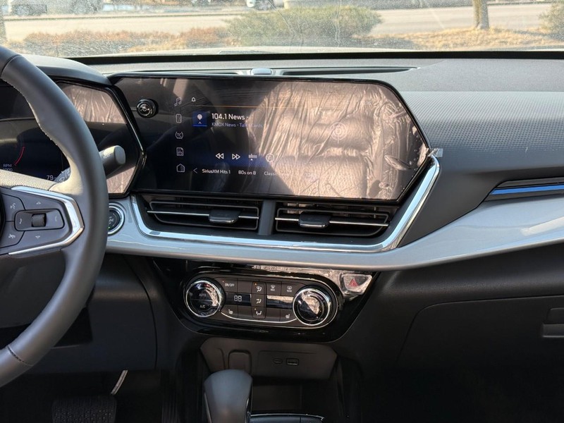 Chevrolet Trax Vehicle Full-screen Gallery Image 14