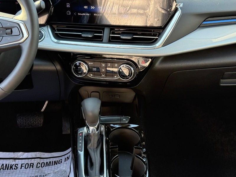 Chevrolet Trax Vehicle Full-screen Gallery Image 15