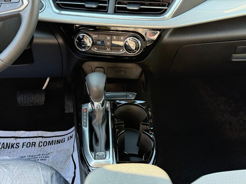 Chevrolet Trax Vehicle Full-screen Gallery Image 16