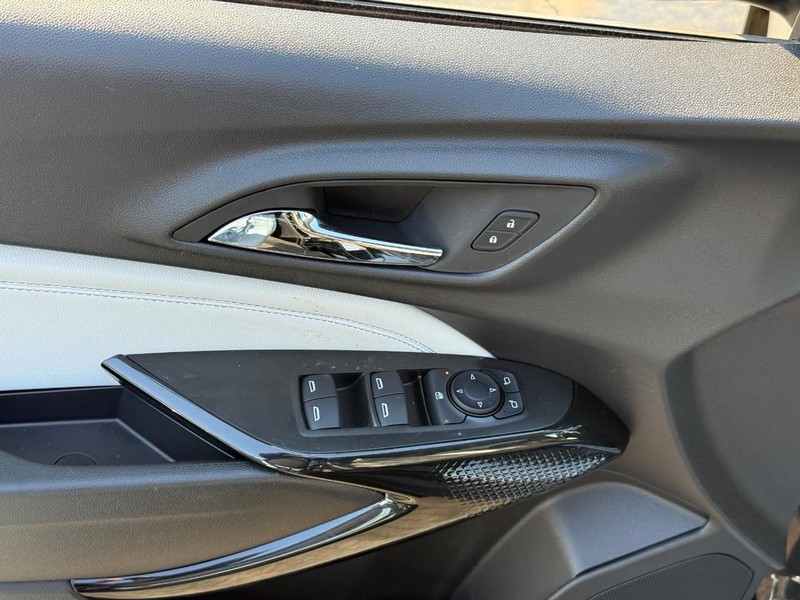 Chevrolet Trax Vehicle Full-screen Gallery Image 17