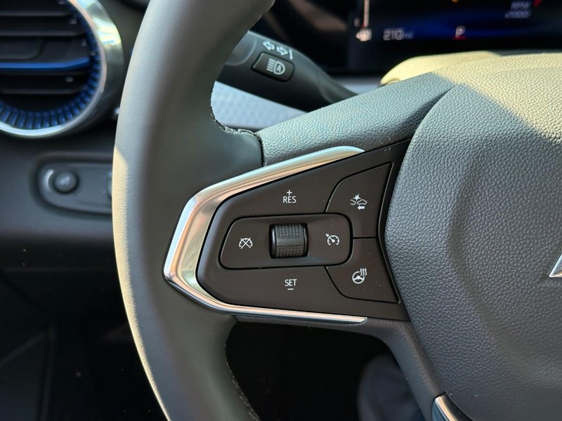 Chevrolet Trax Vehicle Full-screen Gallery Image 19