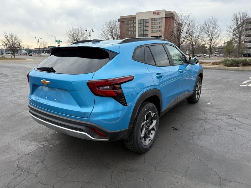 Chevrolet Trax Vehicle Full-screen Gallery Image 8