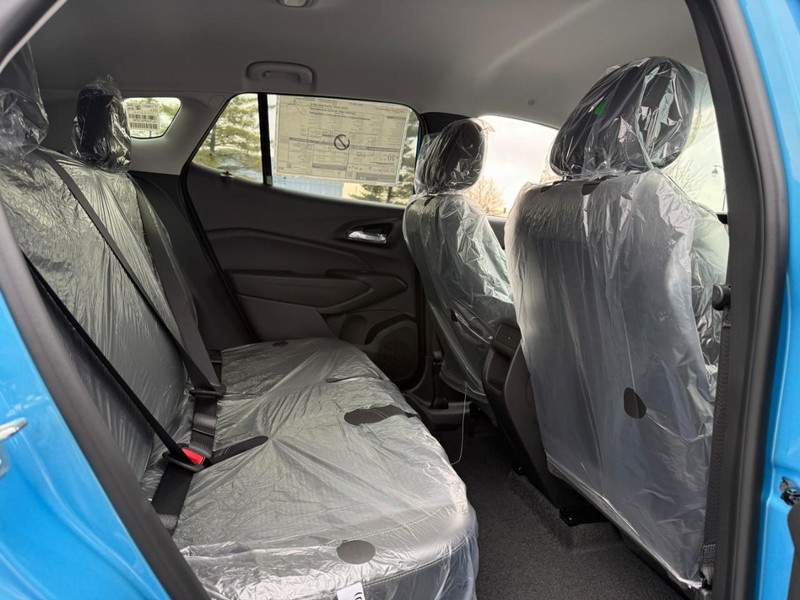 Chevrolet Trax Vehicle Full-screen Gallery Image 11