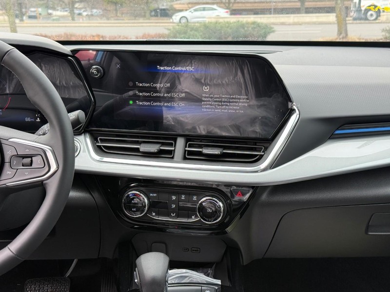 Chevrolet Trax Vehicle Full-screen Gallery Image 14