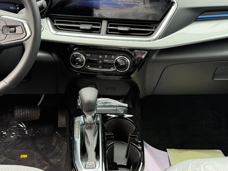 Chevrolet Trax Vehicle Full-screen Gallery Image 15