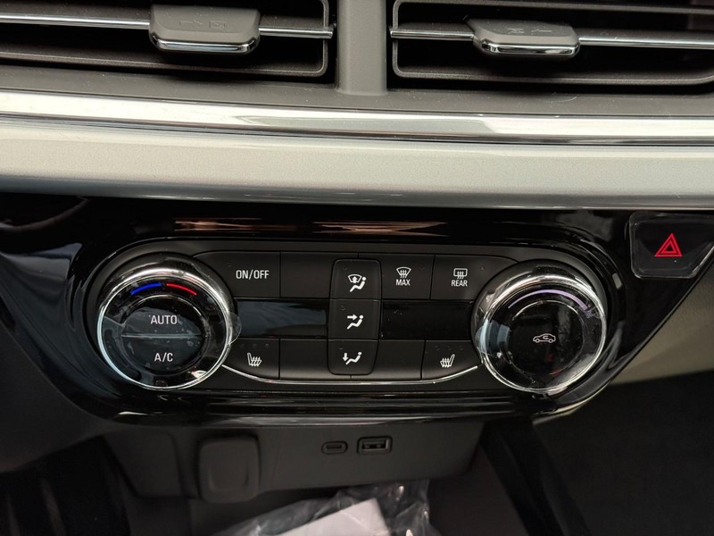 Chevrolet Trax Vehicle Full-screen Gallery Image 23