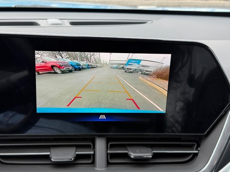 Chevrolet Trax Vehicle Full-screen Gallery Image 24