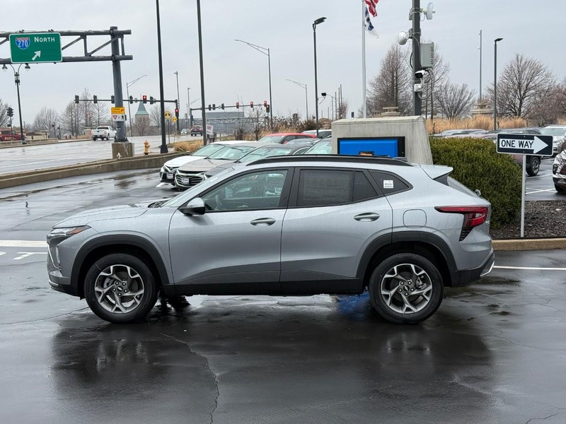 Chevrolet Trax Vehicle Full-screen Gallery Image 2