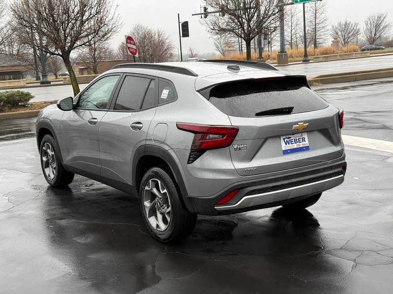 Chevrolet Trax Vehicle Full-screen Gallery Image 3