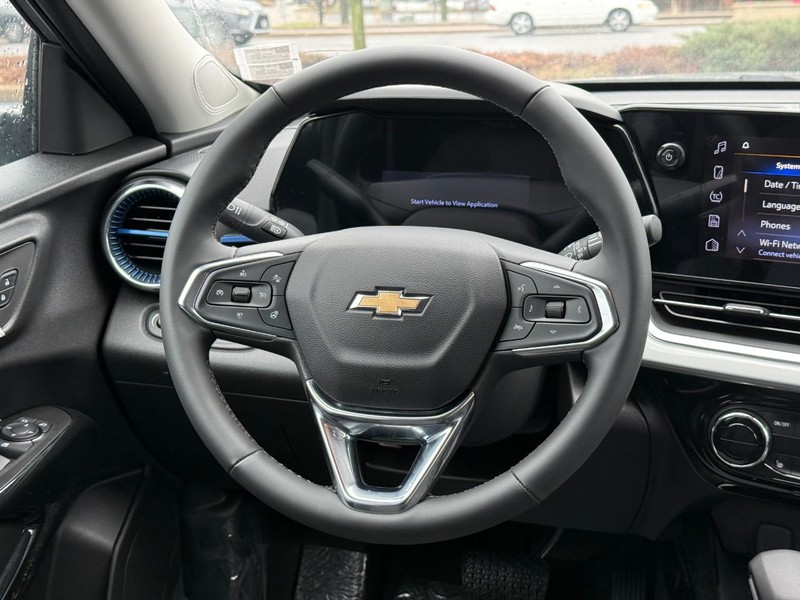 Chevrolet Trax Vehicle Full-screen Gallery Image 12