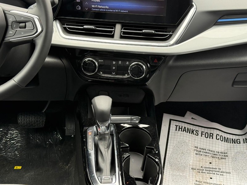 Chevrolet Trax Vehicle Full-screen Gallery Image 14