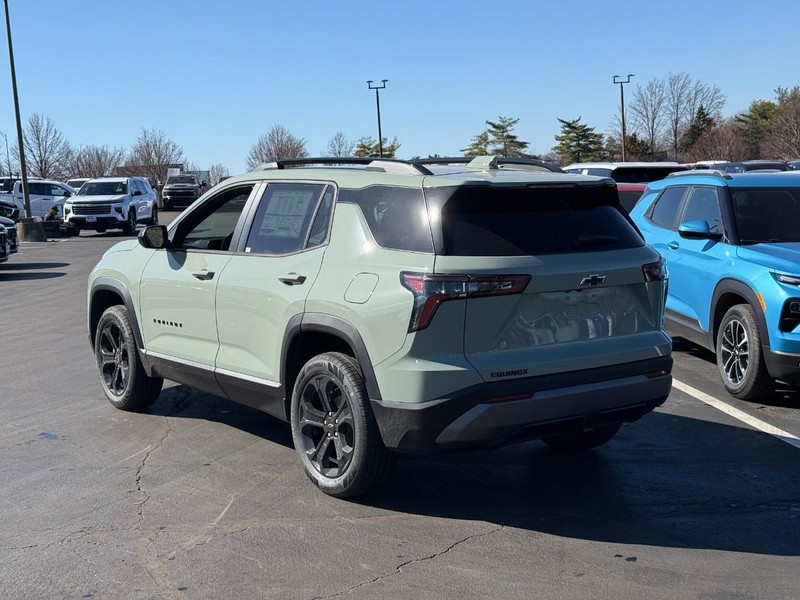 Chevrolet Equinox Vehicle Full-screen Gallery Image 3