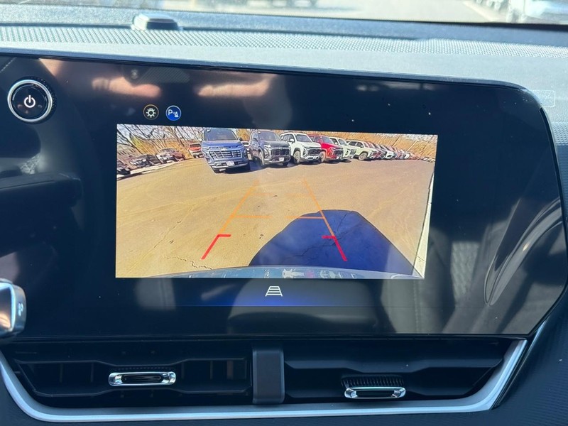 Chevrolet Equinox Vehicle Full-screen Gallery Image 14