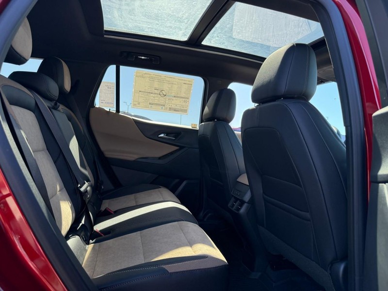 Chevrolet Equinox Vehicle Full-screen Gallery Image 5