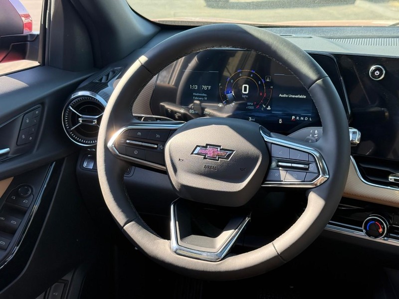 Chevrolet Equinox Vehicle Full-screen Gallery Image 7