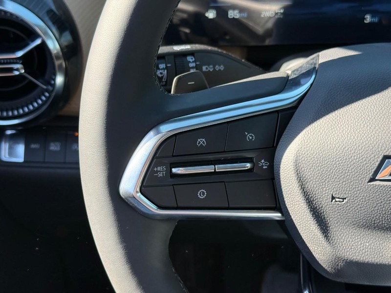 Chevrolet Equinox Vehicle Full-screen Gallery Image 13