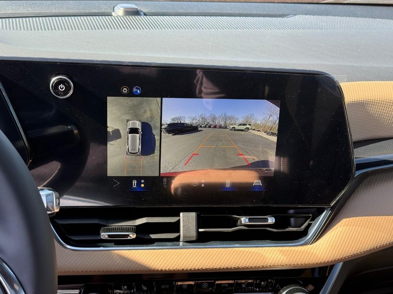 Chevrolet Equinox Vehicle Full-screen Gallery Image 16