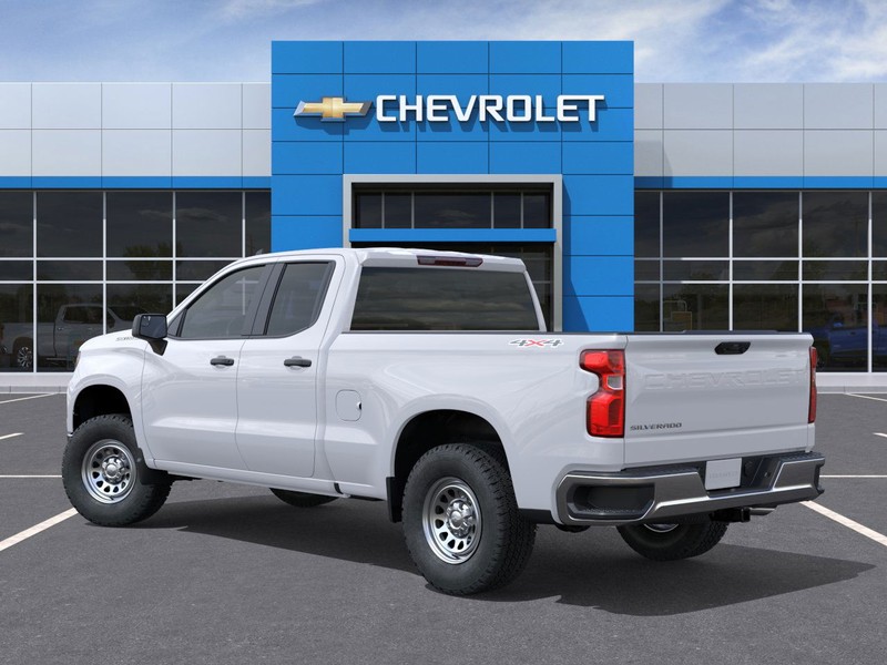 Chevrolet Silverado 1500 Vehicle Full-screen Gallery Image 3