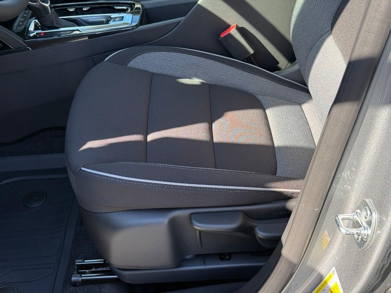 Chevrolet TrailBlazer Vehicle Full-screen Gallery Image 12