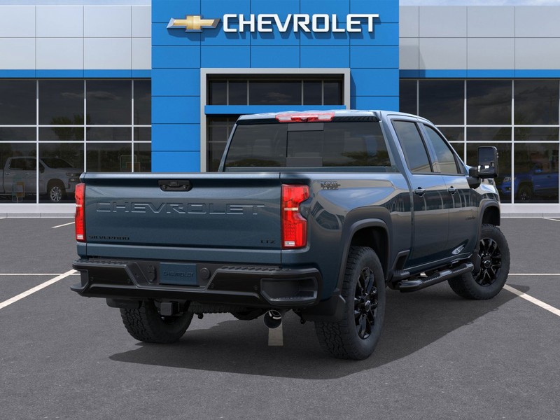 Chevrolet Silverado 2500HD Vehicle Full-screen Gallery Image 4