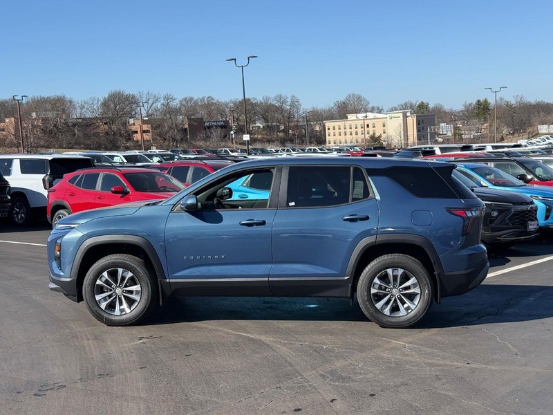 Chevrolet Equinox Vehicle Full-screen Gallery Image 2