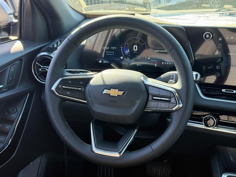 Chevrolet Equinox Vehicle Full-screen Gallery Image 7