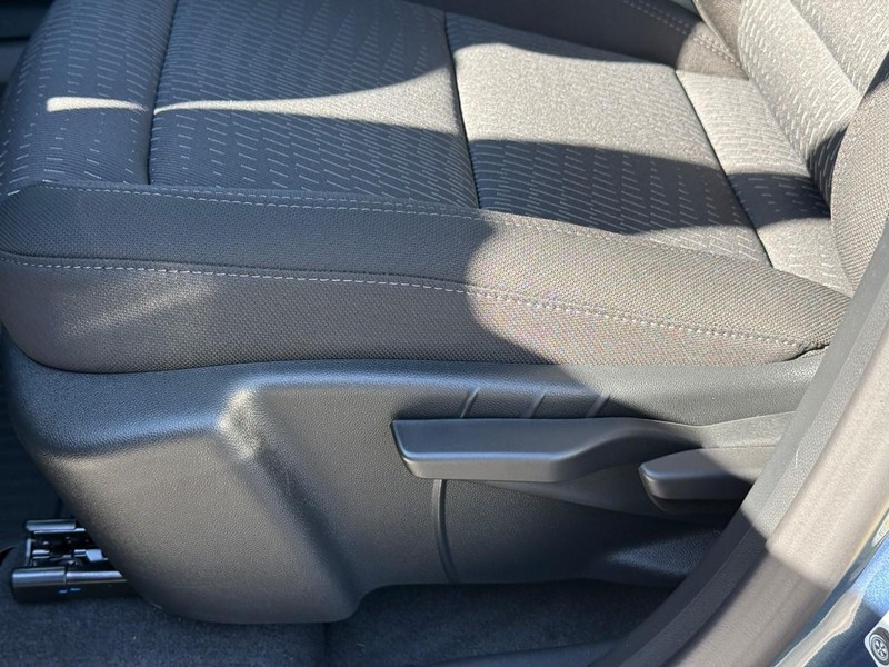 Chevrolet Equinox Vehicle Full-screen Gallery Image 12