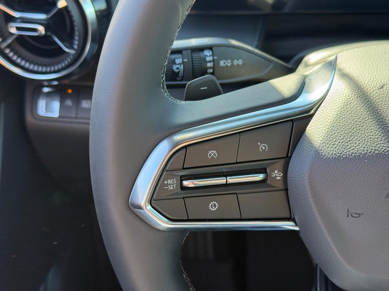 Chevrolet Equinox Vehicle Full-screen Gallery Image 13