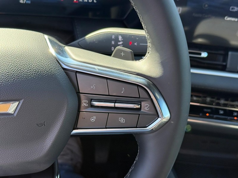 Chevrolet Equinox Vehicle Full-screen Gallery Image 14