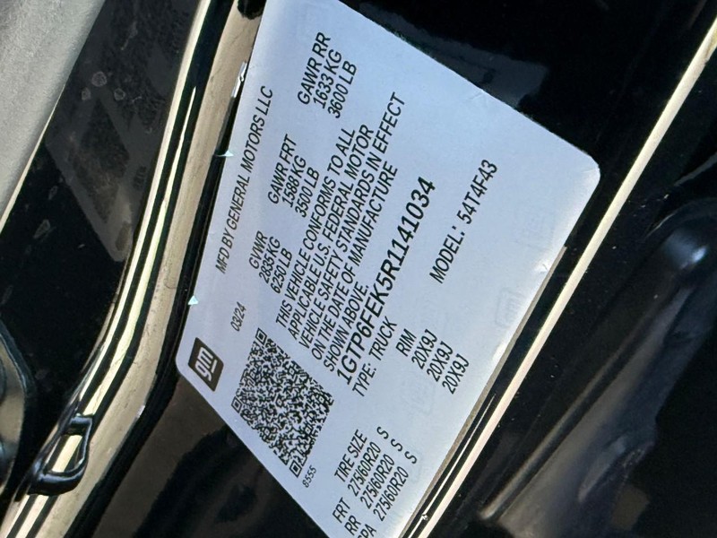 GMC Canyon Vehicle Full-screen Gallery Image 26