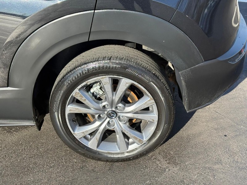 Mazda CX-30 Vehicle Full-screen Gallery Image 4