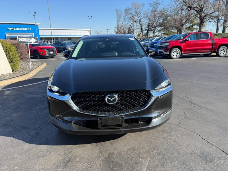 Mazda CX-30 Vehicle Full-screen Gallery Image 10