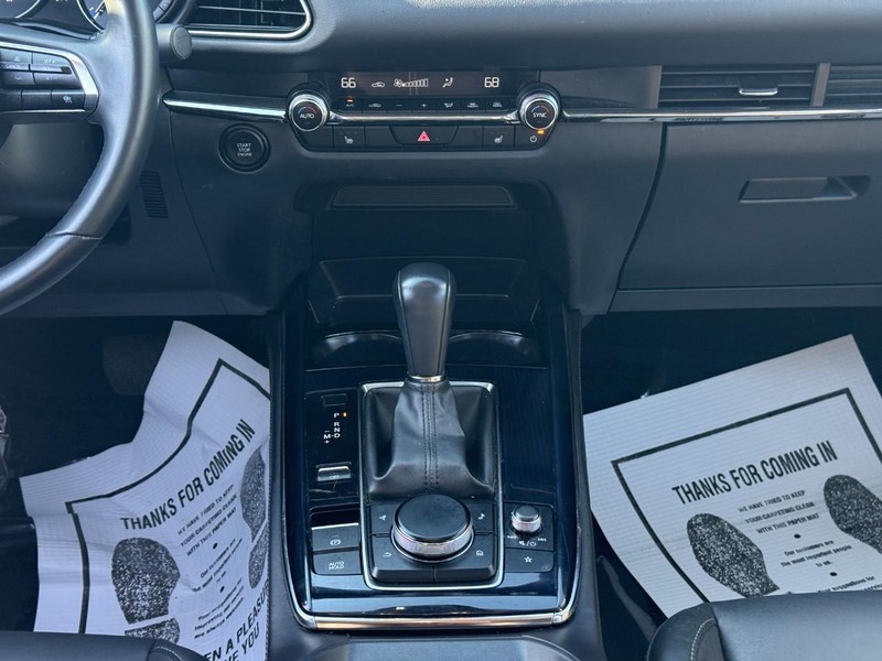 Mazda CX-30 Vehicle Full-screen Gallery Image 15