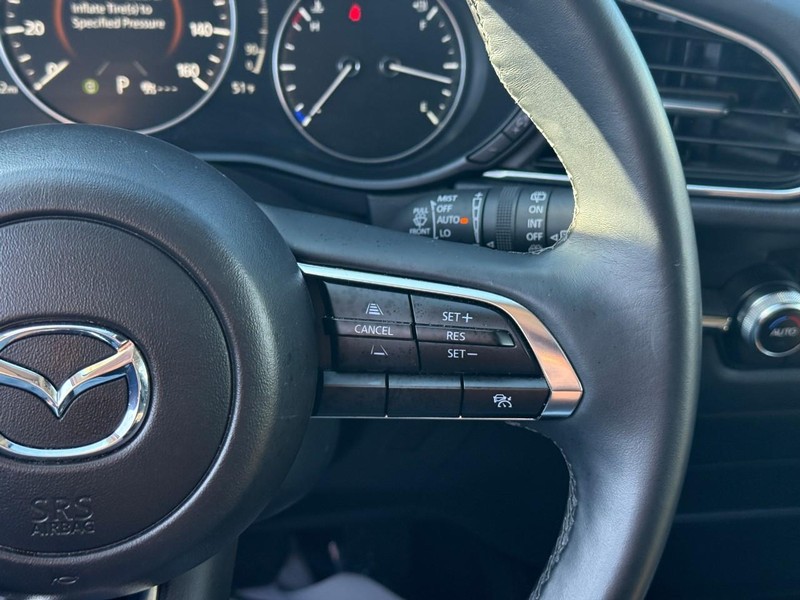 Mazda CX-30 Vehicle Full-screen Gallery Image 21