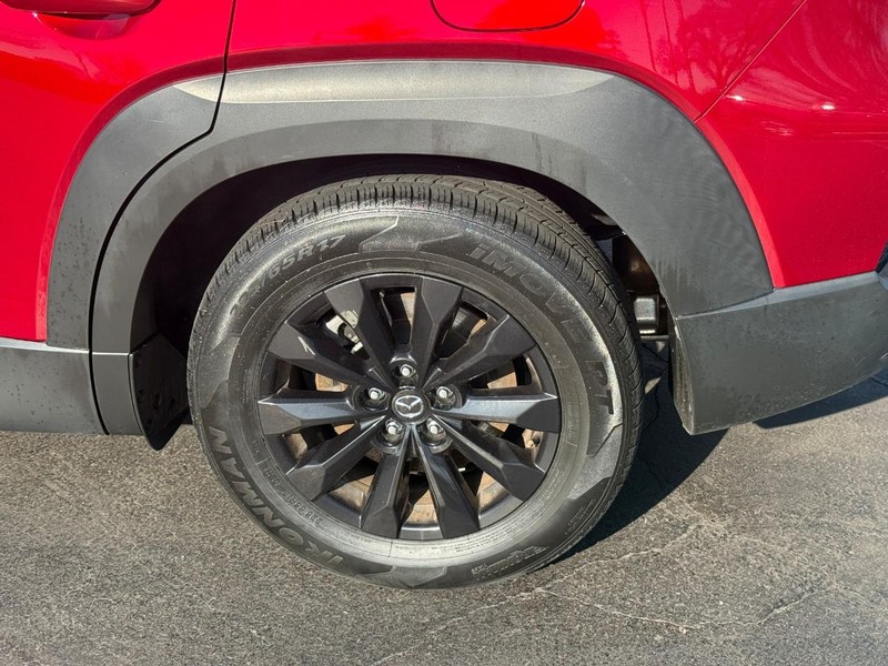 Mazda CX-50 Vehicle Full-screen Gallery Image 4