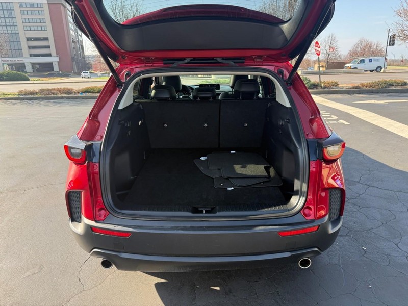 Mazda CX-50 Vehicle Full-screen Gallery Image 5