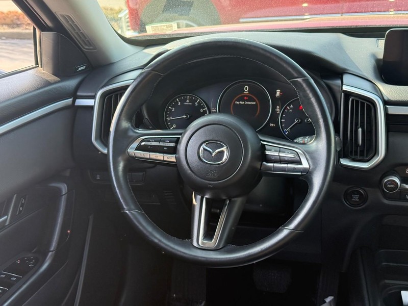 Mazda CX-50 Vehicle Full-screen Gallery Image 11