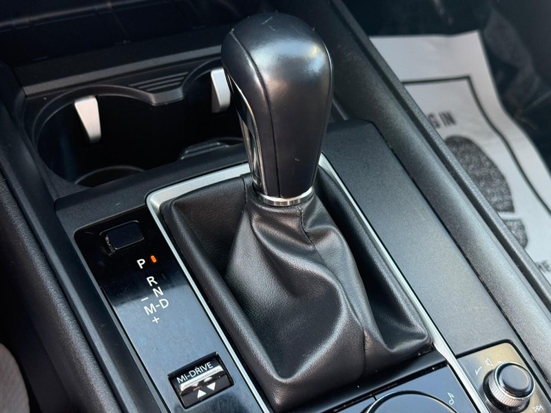 Mazda CX-50 Vehicle Full-screen Gallery Image 21