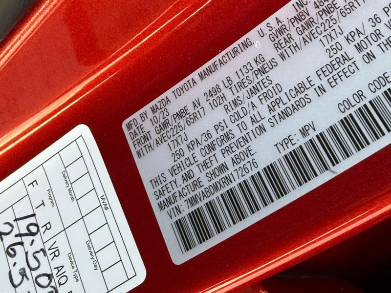 Mazda CX-50 Vehicle Full-screen Gallery Image 24