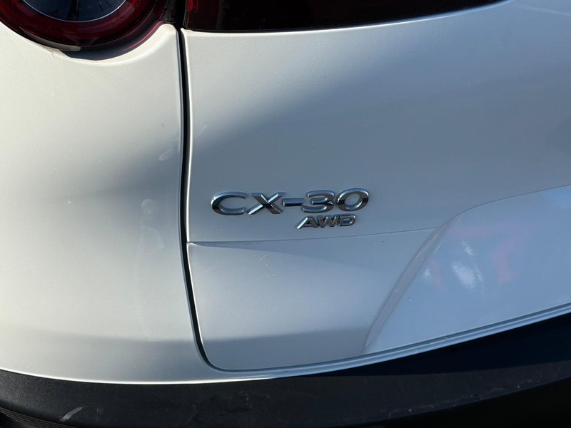 Mazda CX-30 Vehicle Full-screen Gallery Image 5