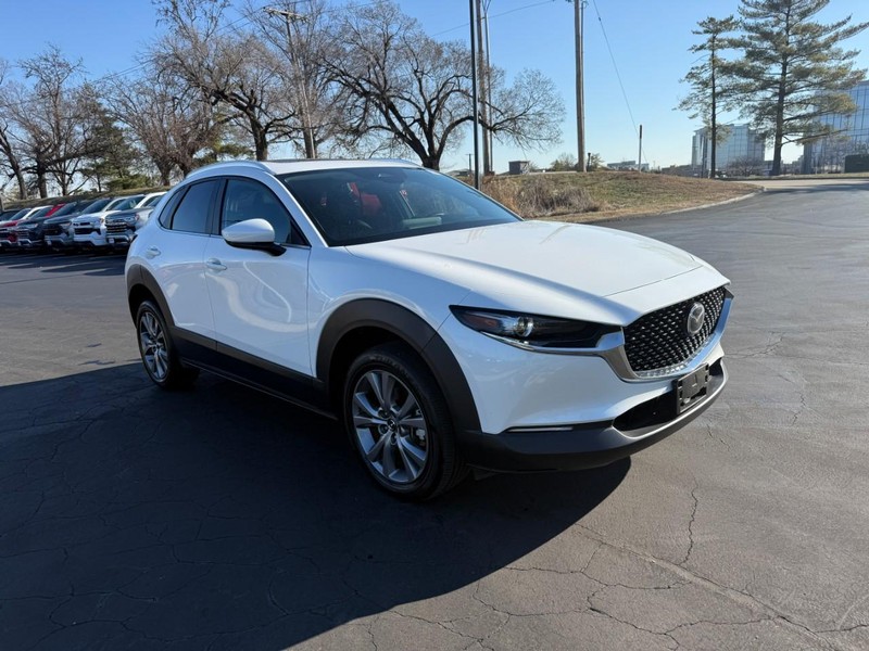 Mazda CX-30 Vehicle Full-screen Gallery Image 9
